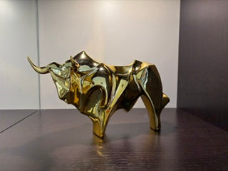 SCULTURA GOLD OX MEDIUM VINCENZO DEL MONACO
